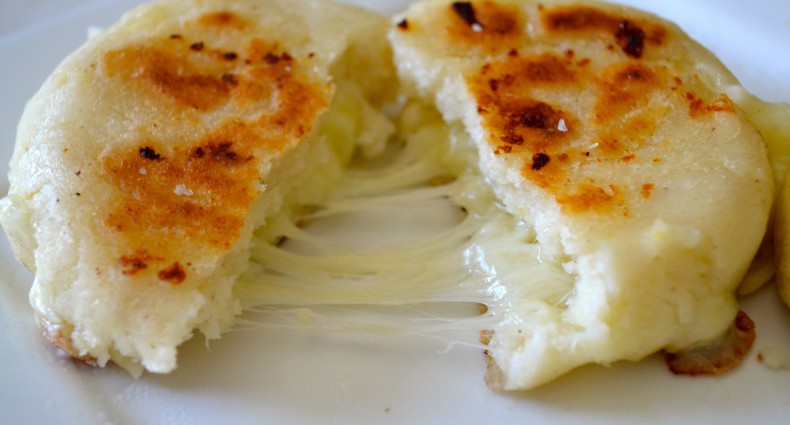 Colombian Arepa de Queso – ArepasDelGringo