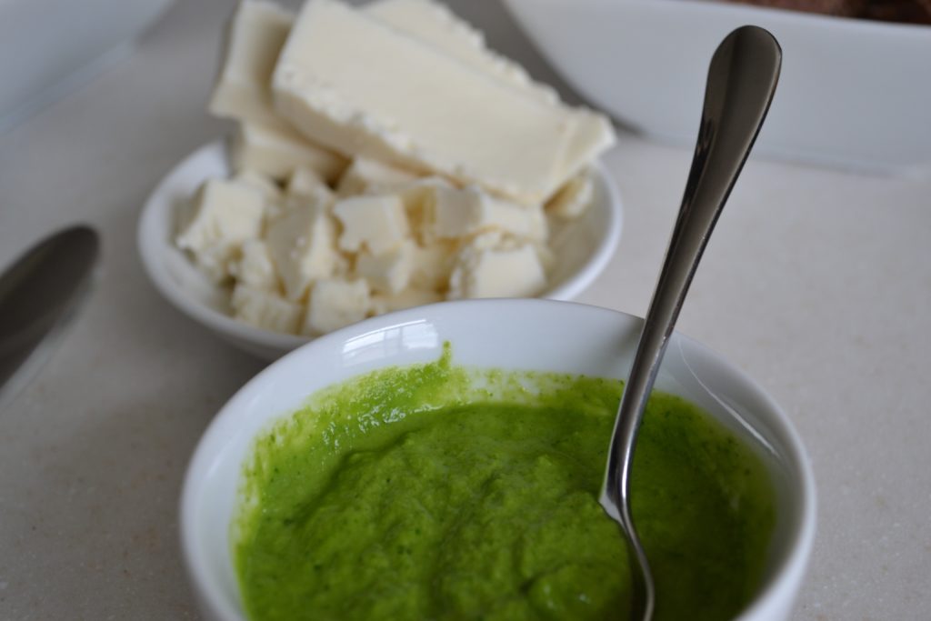 Gusacaca in a bowl with cheese – ©ArepasDelGringo